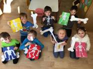 Jak Myšky a Koťata tvoří a hrají si ve školičce