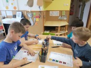 Jen si, děti, všimněte