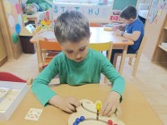 Jen si, děti, všimněte