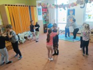 Jen si, děti, všimněte