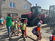 Návštěva ZD Dolní Újezd