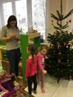 Zdobení vánočního stromečku v MŠ