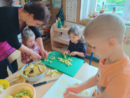 Cesta kolem světa i sportování ve školce