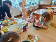 Cesta kolem světa i sportování ve školce