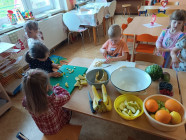 Cesta kolem světa i sportování ve školce