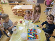 Vnímáme svět všemi smysly a těšíme se na karneval!