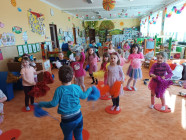 Polámal se mraveneček