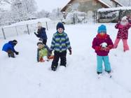 Stavíme sněhuláky a máme radost ze sněhové nadílky