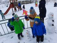 Stavíme sněhuláky a máme radost ze sněhové nadílky