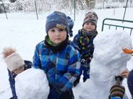 Stavíme sněhuláky a máme radost ze sněhové nadílky