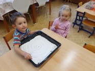 Malujeme prstíkem do soli