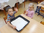 Malujeme prstíkem do soli