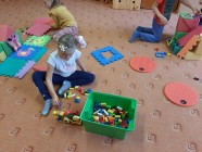 "Koťátka" staví domečky pro skřítka Lupínka