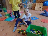 "Koťátka" staví domečky pro skřítka Lupínka