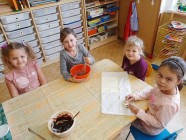 Pečení koláčů s povidly - "To je zlaté posvícení"