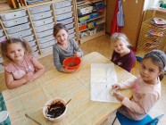 Pečení koláčů s povidly - "To je zlaté posvícení"