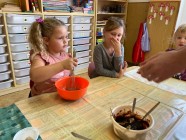 Pečení koláčů s povidly - "To je zlaté posvícení"