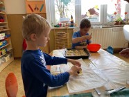 Pečení koláčů s povidly - "To je zlaté posvícení"