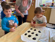 Pečení koláčů s povidly - "To je zlaté posvícení"