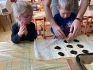 Pečení koláčů s povidly - "To je zlaté posvícení"