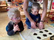 Pečení koláčů s povidly - "To je zlaté posvícení"