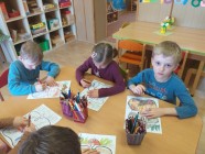 "Polámal se mraveneček..."