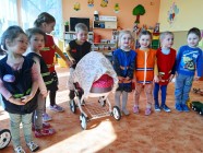 "Polámal se mraveneček..."