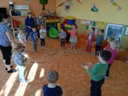 "Polámal se mraveneček..."