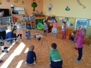 "Polámal se mraveneček..."