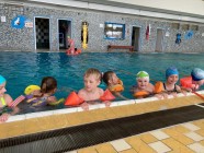 První plavecká lekce