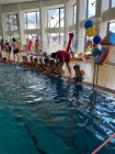 První plavecká lekce