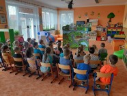 Divadlo ,,U DVOU SLUNCÍ" - ,,Jak Jeníček do města zabloudil"
