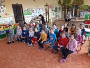 Divadlo ,,U DVOU SLUNCÍ" - ,,Jak Jeníček do města zabloudil"