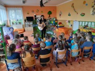 Divadlo ,,U DVOU SLUNCÍ" - ,,Jak Jeníček do města zabloudil"