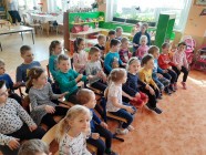 Divadlo ,,U DVOU SLUNCÍ" - ,,Jak Jeníček do města zabloudil"