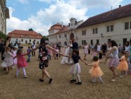 Svatební překvapení pro paní učitelku Simonku