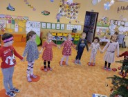 Nadělování dárečků od Ježíška