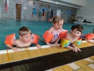 První plavecká lekce
