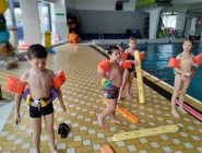 První plavecká lekce