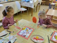 Holka modrooká, nesedávej u potoka...