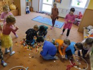 Holka modrooká, nesedávej u potoka...