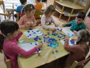 Holka modrooká, nesedávej u potoka...