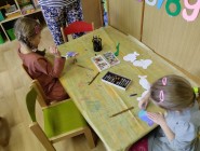 Holka modrooká, nesedávej u potoka...