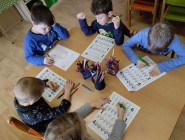 Holka modrooká, nesedávej u potoka...