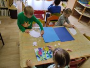 Holka modrooká, nesedávej u potoka...