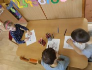 Blíží se Velikonoce a školáci se připravují do školy