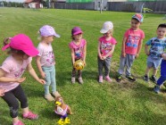 Sportovní hry MŠ v Litomyšli, sportovní dovádění na hřišti