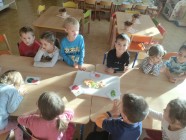 Ovocný salát a sušení jablek u Myšek