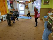 Hlava, ramena, kolena