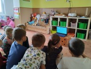 Hlava, ramena, kolena